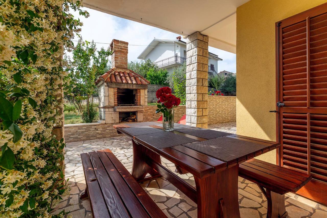 Guest House Ravnic Porec Ngoại thất bức ảnh